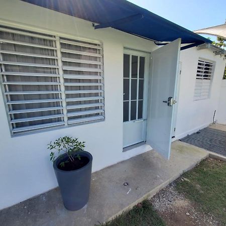 Aguadilla Breeze Apt In Gated Complex 8 Minute Walk To Crashboat Beach エクステリア 写真